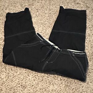 Kuhl size Medium Black Capris Pants